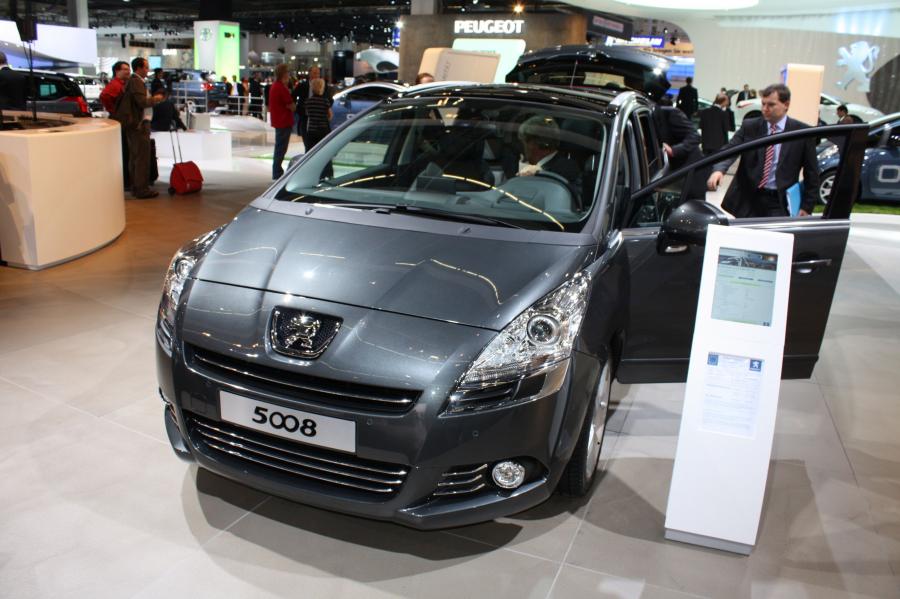 Peugeot 5008 2009 года  (фото 69 из 122)